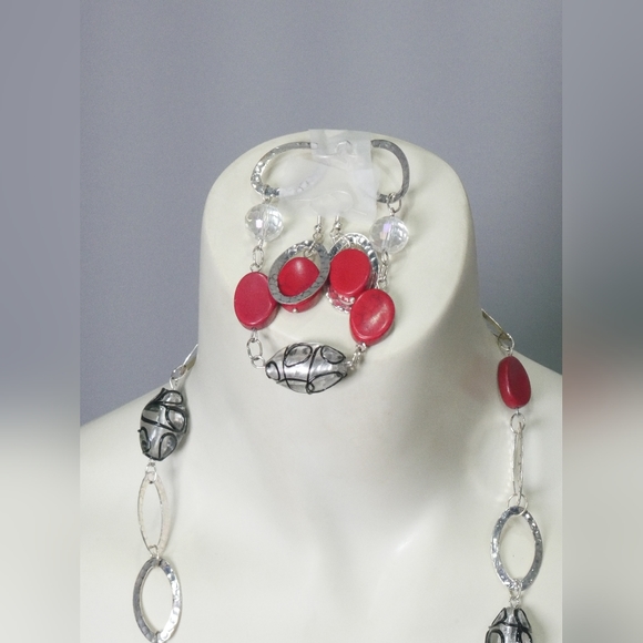 Red Onyx and Silver Statement Jewelry Collection - Picture 3 of 3